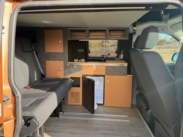 VW T6.1 in Copper Bronze, Innenraum